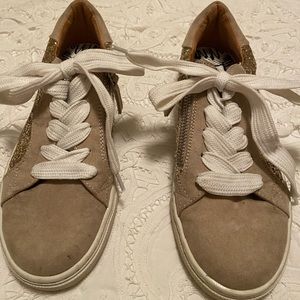 Dolce Vita sneakers